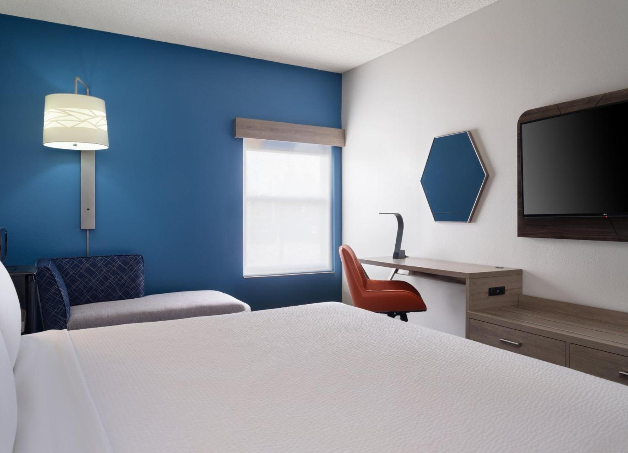 Holiday Inn Express Indianapolis Airport By Ihg Plainfield Exterior foto