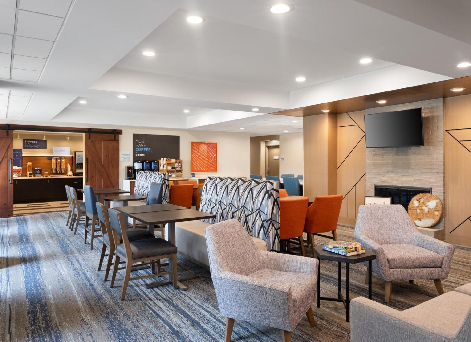 Holiday Inn Express Indianapolis Airport By Ihg Plainfield Exterior foto